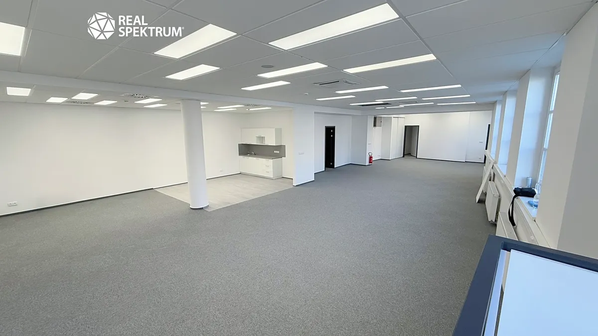 Pronájem kanceláře 153 m²